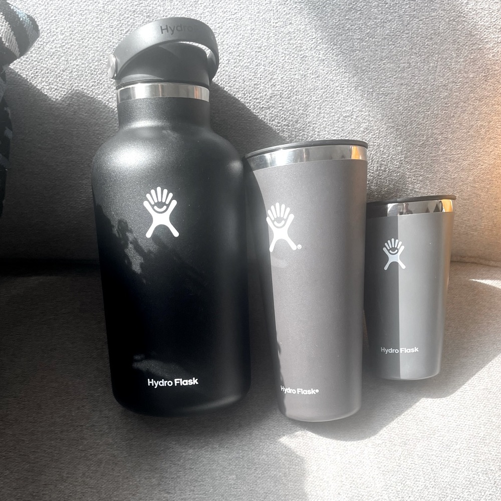 Hydro flask combo. 64oz wide bottle, 32 & 16 oz tumblers. 2 extra straw lid